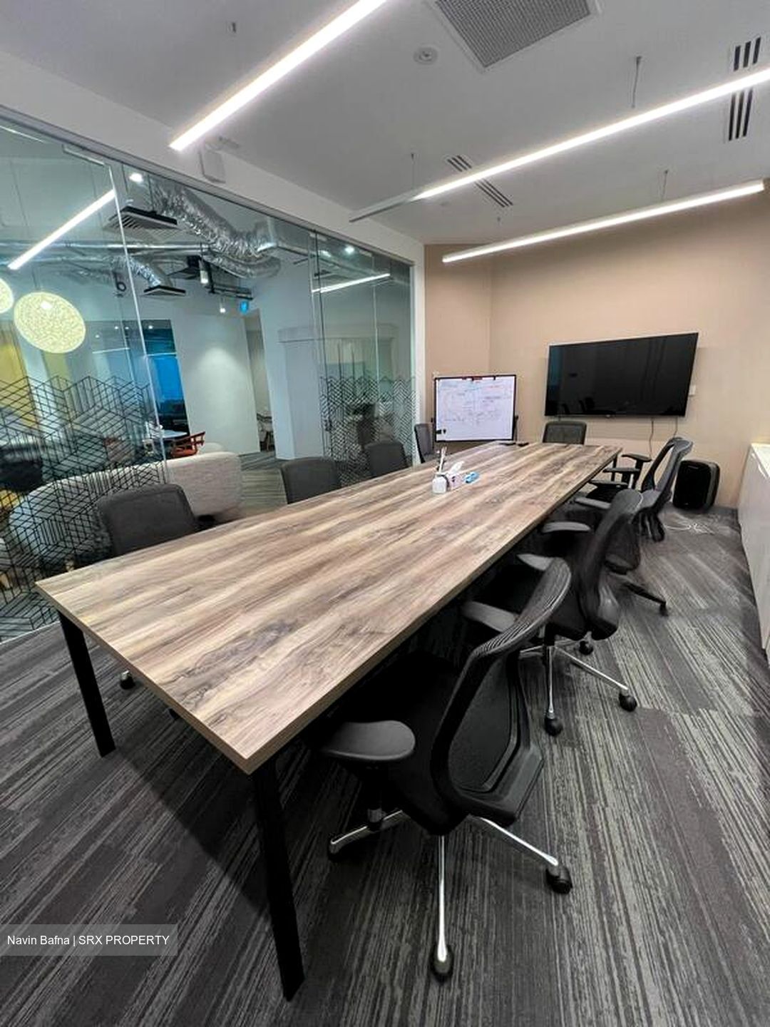 PLUS (D1), Office #463106641